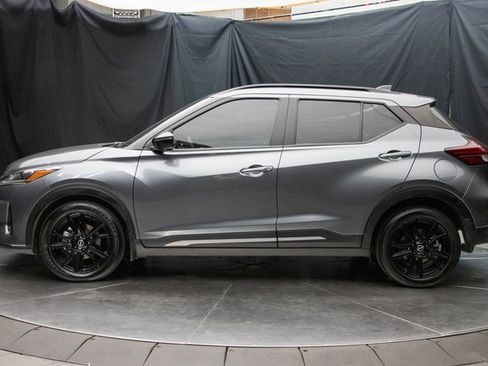 Used 2023 Nissan Kicks SR w/ SR Premium Package image 9