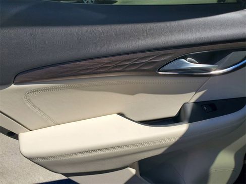 Used 2022 Buick Envision Avenir w/ Technology Package II image 14