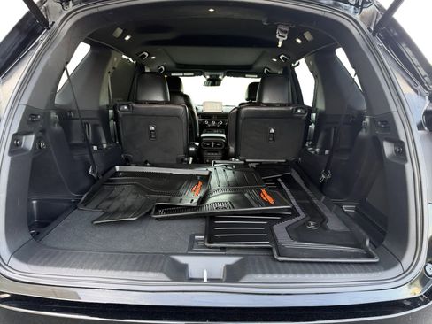 Used 2025 Honda Pilot TrailSport image 4