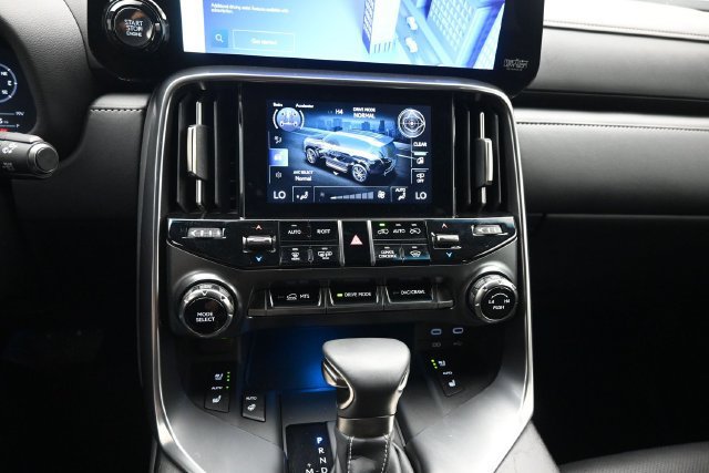 Used 2026 Lexus LX 600 4WD w/ Appearance Package image 8
