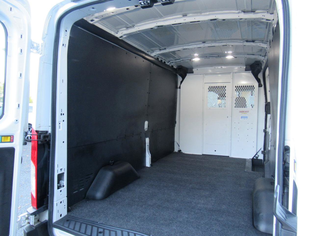 Used 2018 Ford Transit 250 148 Medium Roof RWD image 11