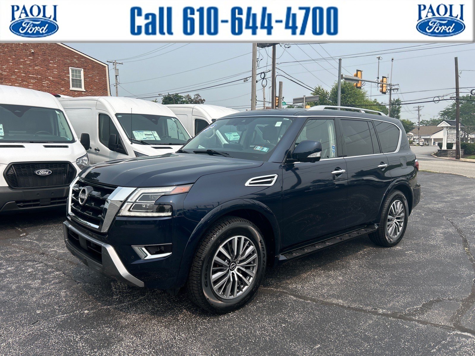 Used 2024 Nissan Armada SL w/ Captain's Chairs Package AWD/4WD image 1