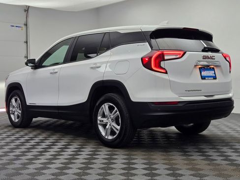 Used 2023 GMC Terrain SLE image 12