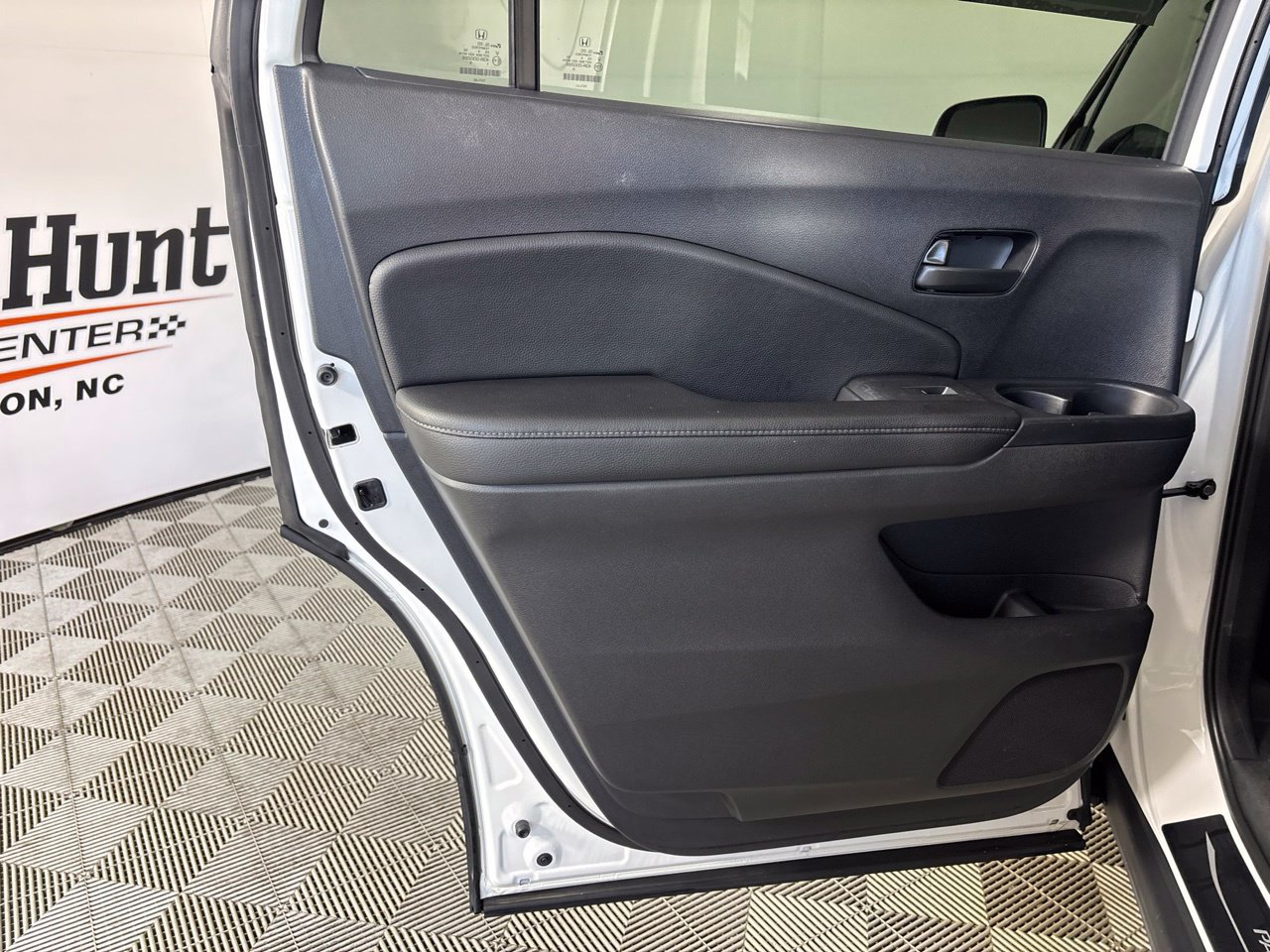Used 2025 Honda Passport EX-L image 24