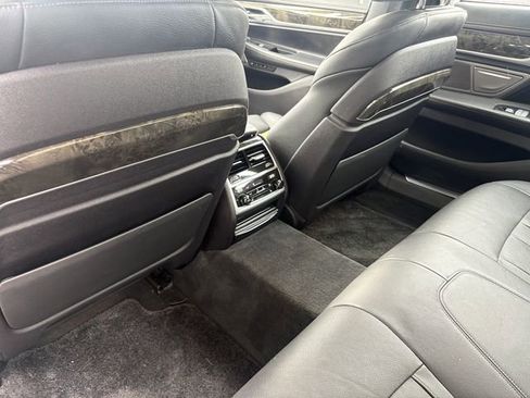 Used 2019 BMW 740i xDrive w/ Executive Package image 5
