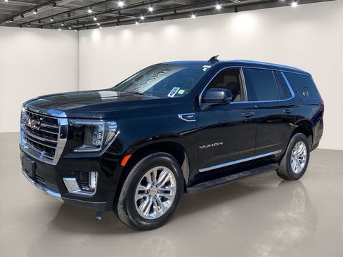 Used 2022 GMC Yukon SLT w/ SLT Premium Package AWD/4WD image 3