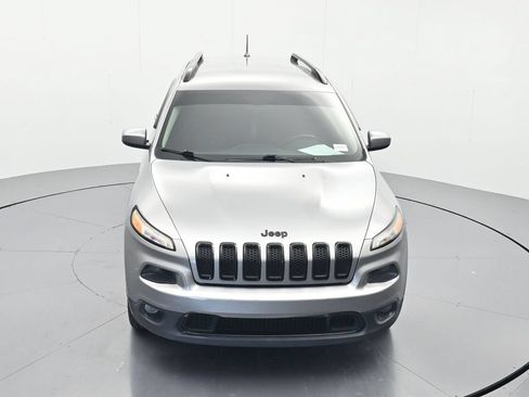 Used 2016 Jeep Cherokee Latitude FWD image 29
