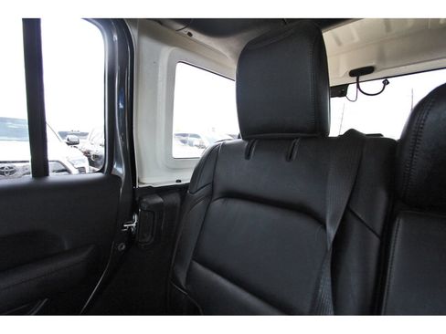 Used 2021 Jeep Wrangler Unlimited Rubicon w/ Steel Bumper Group AWD/4WD image 14