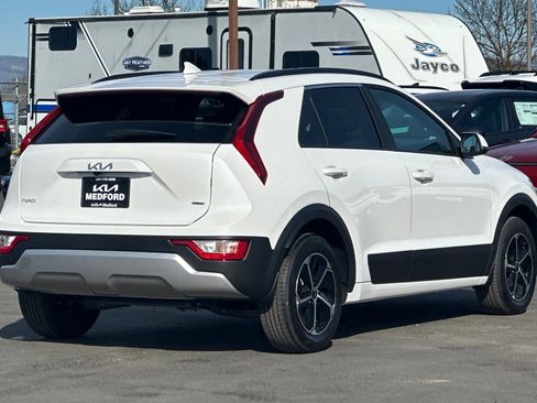 New 2026 Kia Niro LX FWD image 4