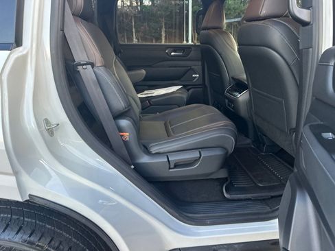 New 2026 Nissan Armada SL w/ Captain's Chari Seat Package image 15