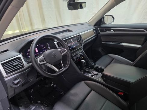 Certified 2023 Volkswagen Atlas SE w/ Panoramic Sunroof Package AWD/4WD image 22
