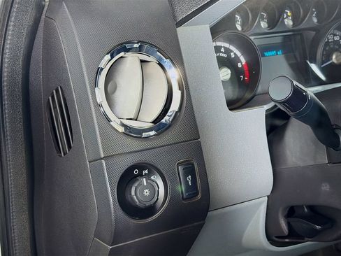 Used 2013 Ford F350 XLT w/ FX4 4X4 Off-Road Pkg image 11