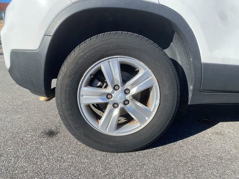 Used 2018 Chevrolet Trax LS image 29