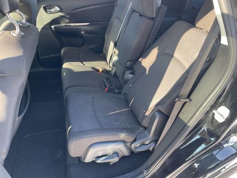 Used 2018 Dodge Journey SE image 24