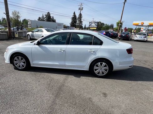Used 2017 Volkswagen Jetta S FWD image 3