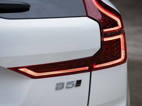 New 2026 Volvo XC60 B5 Ultra w/ Protection Package Premier AWD/4WD image 6