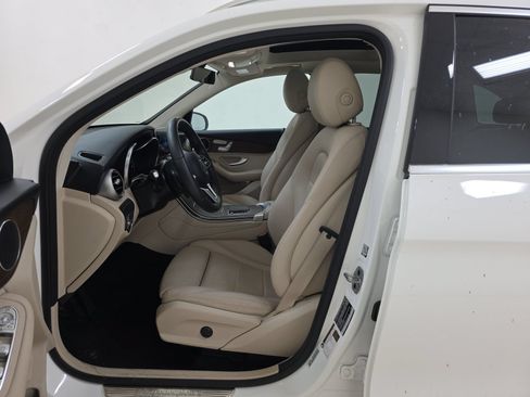 Used 2022 Mercedes-Benz GLC 300 image 7