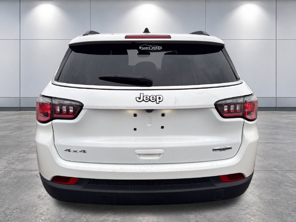Used 2023 Jeep Compass Latitude AWD/4WD image 4