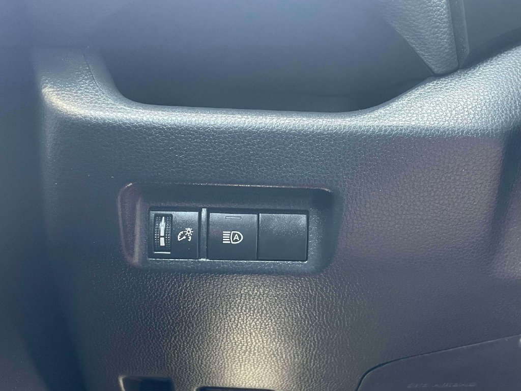 Used 2023 Toyota RAV4 LE AWD/4WD image 19