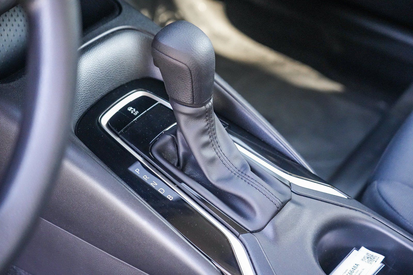 Used 2024 Toyota Corolla LE w/ LE Convenience Package FWD image 19
