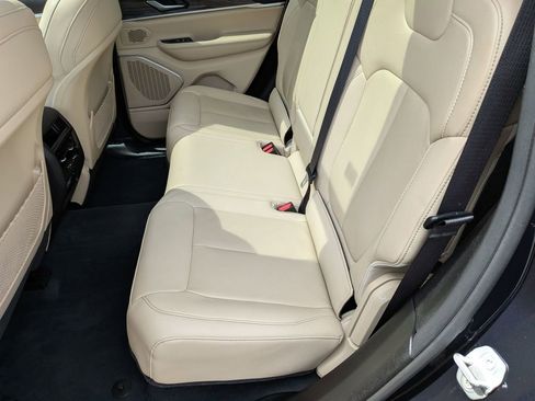 Used 2022 Jeep Grand Cherokee Limited 4xe image 28