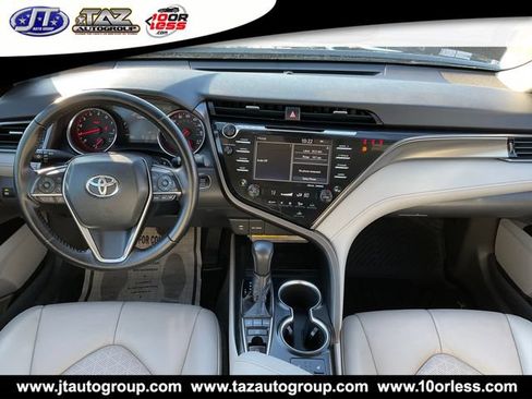 Used 2019 Toyota Camry XSE FWD image 16