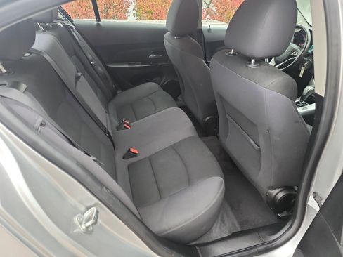 Used 2014 Chevrolet Cruze LT image 12
