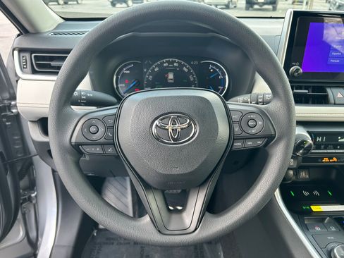 Used 2025 Toyota RAV4 XLE image 12