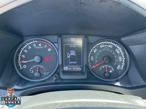 Used 2022 Toyota Tacoma SR RWD image 44