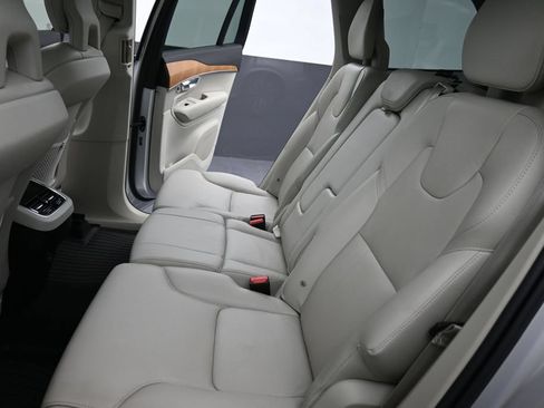 Used 2022 Volvo XC90 T6 Momentum w/ Advanced Package AWD/4WD image 15