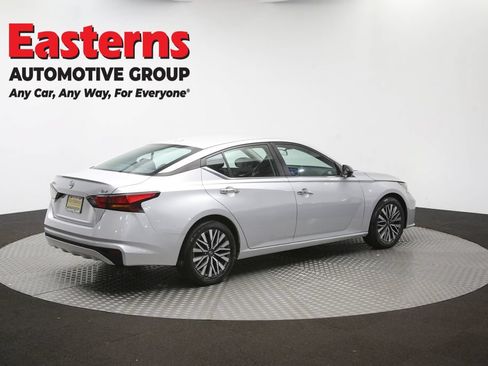 Used 2024 Nissan Altima 2.5 SV FWD image 41