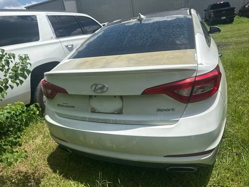 Used 2016 Hyundai Sonata Sport w/ Option Group 02 FWD image 4