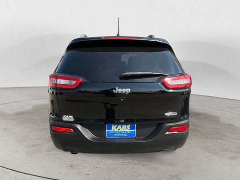 Used 2018 Jeep Cherokee Latitude Plus FWD image 5