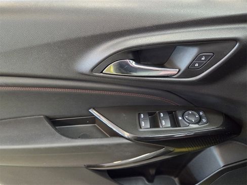 Certified 2024 Chevrolet Trax RS w/ Sunroof Package image 24