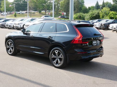Used 2022 Volvo XC60 B5 Momentum w/ Climate Package AWD/4WD image 5