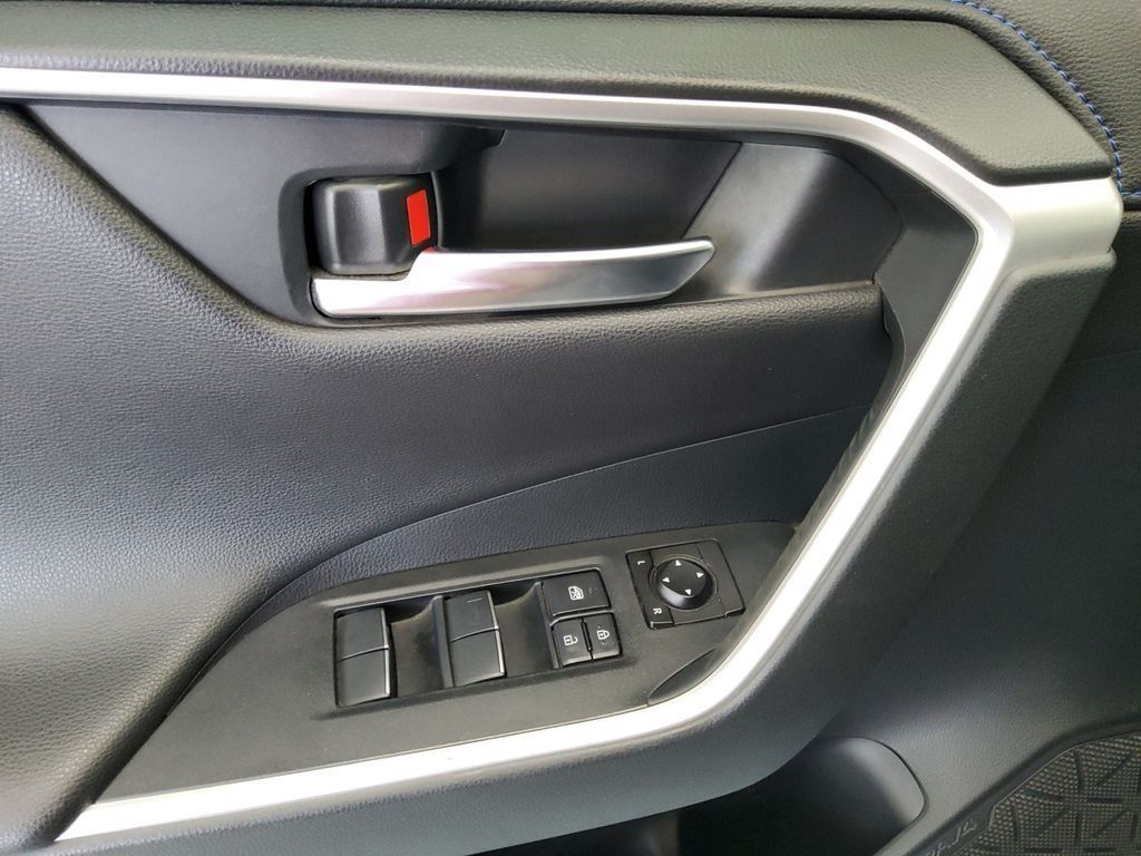 Used 2019 Toyota RAV4 XSE w/ XSE Weather Package AWD/4WD image 12