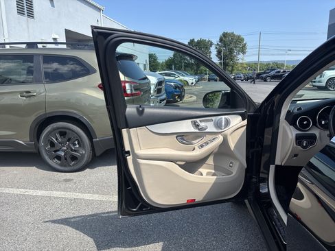 Used 2019 Mercedes-Benz GLC 300 4MATIC image 26