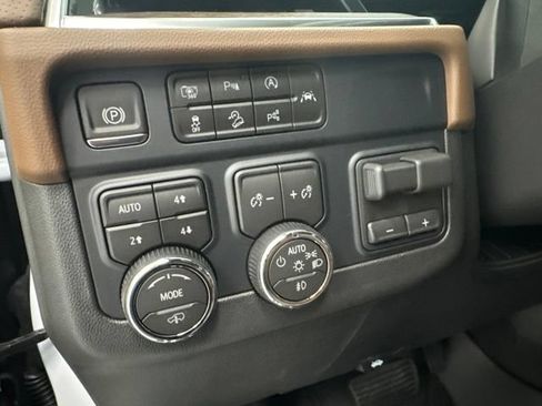 New 2026 Chevrolet Suburban High Country AWD/4WD image 12