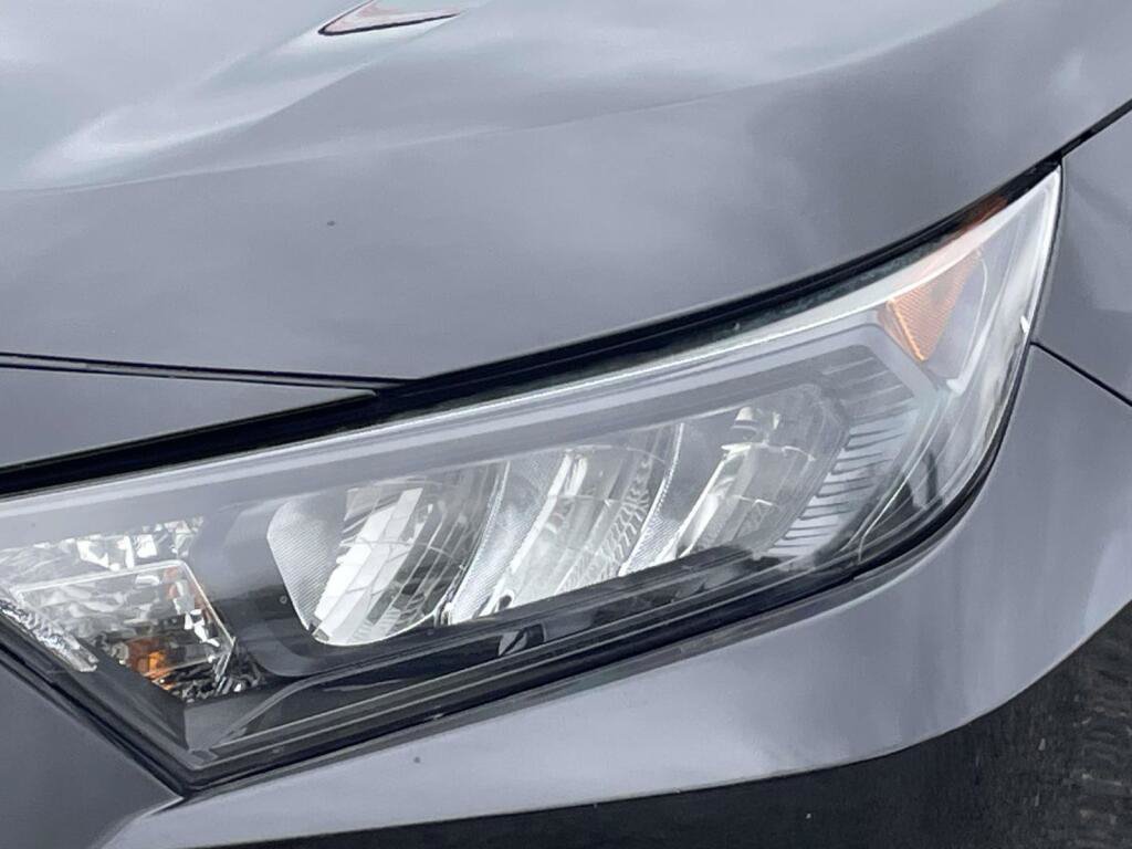 Used 2020 Toyota RAV4 LE AWD/4WD image 13