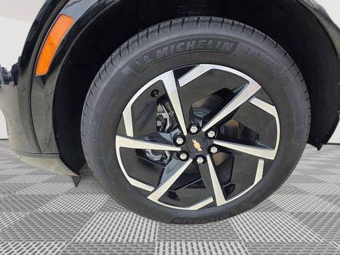 Used 2025 Chevrolet Equinox EV LT image 22