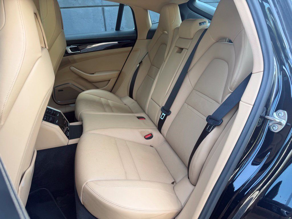 Certified 2023 Porsche Panamera 4S AWD/4WD image 19