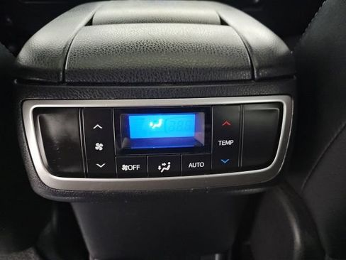Used 2017 Toyota Highlander SE AWD/4WD image 32