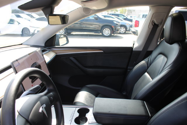 Used 2023 Tesla Model Y 2WD image 40