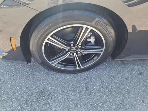 Used 2024 Ford Mustang Premium image 9