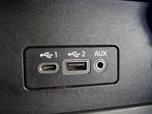 Used 2021 Nissan Sentra SV image 25