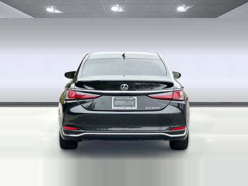 Certified 2024 Lexus ES 300h w/ Premium Package FWD image 9