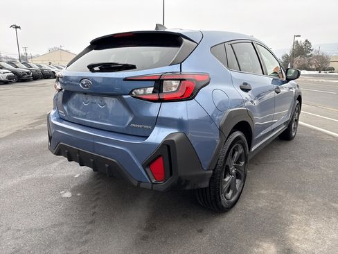 Used 2024 Subaru Crosstrek 2.0i image 3
