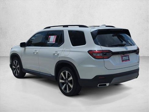 Used 2025 Honda Pilot Touring image 7