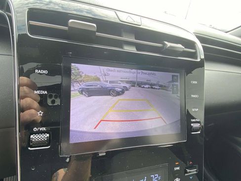 Used 2022 Hyundai Santa Cruz SEL Premium image 16