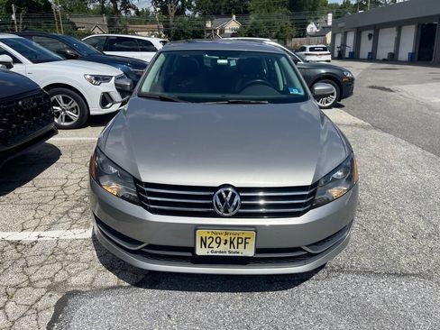 Used 2014 Volkswagen Passat 1.8T SE FWD image 5
